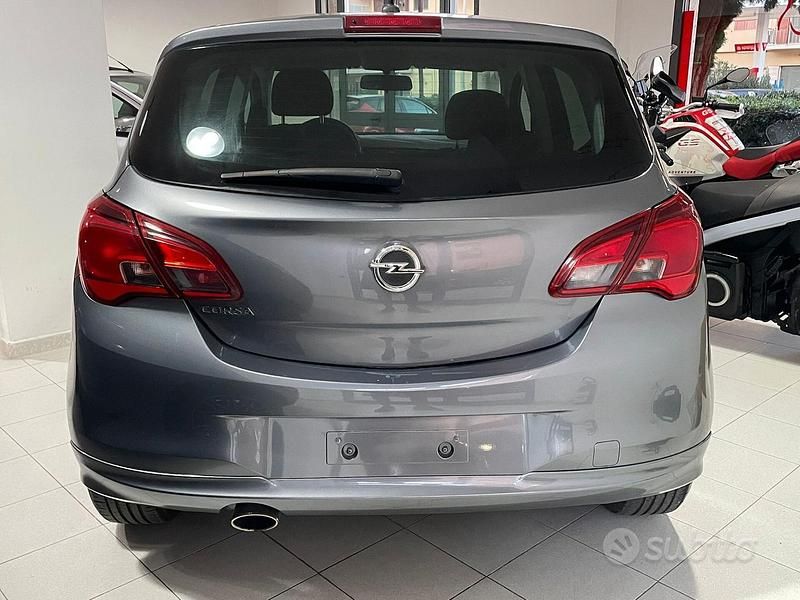 Usata Opel Corsa Innovation 69 CV (50 kW) 2017 Grigio Berlina