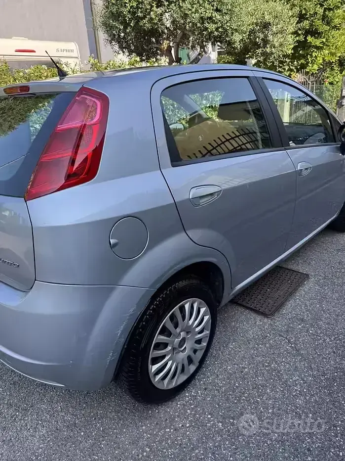 Usata Fiat Grande Punto 77 CV (56 kW) 2009 Grigio Utilitaria