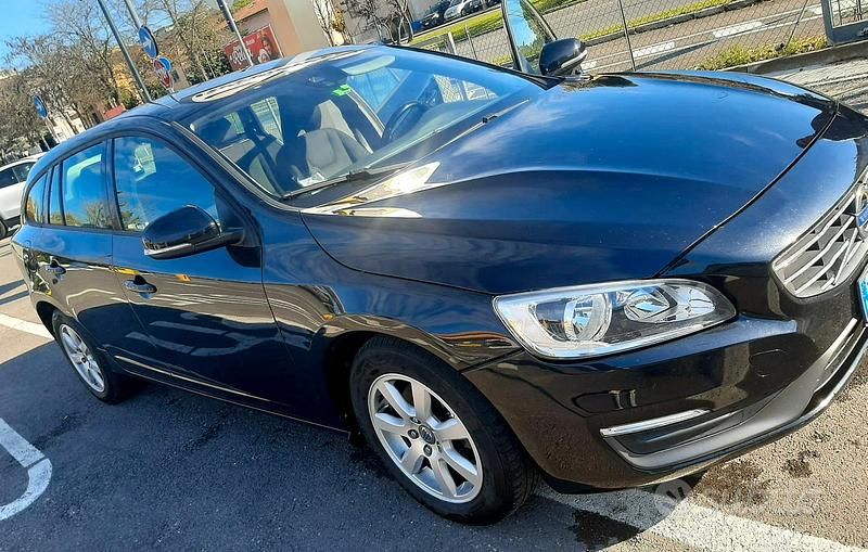 Usata Volvo V60 Business Edition 114 CV (83 kW) 2013 Nero Station wagon
