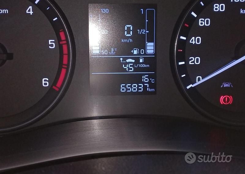 Usata Hyundai i20 75 CV (55 kW) 2015 Bianco Berlina