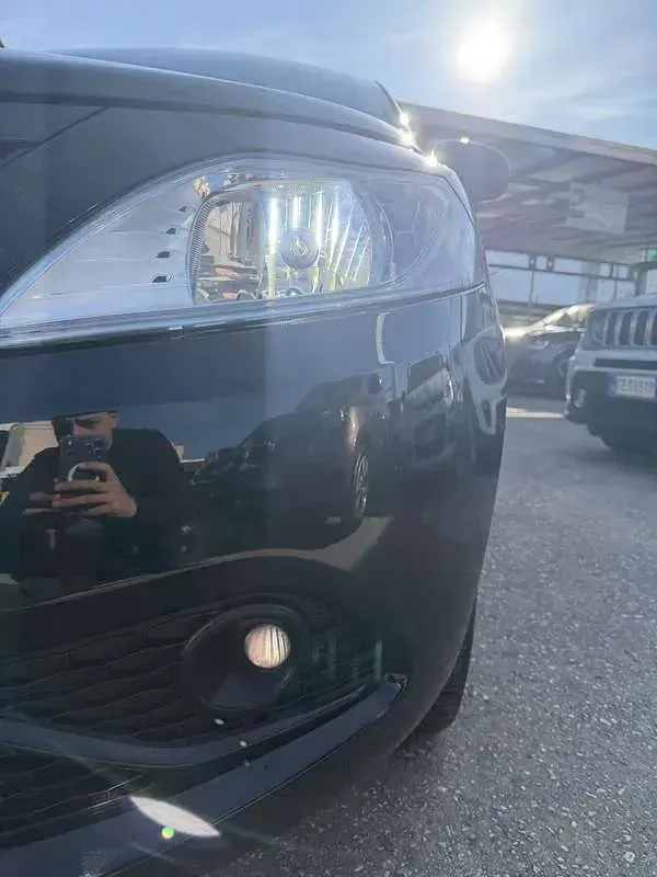 Usata Lancia Ypsilon Gold 69 CV (50 kW) 2018 Utilitaria