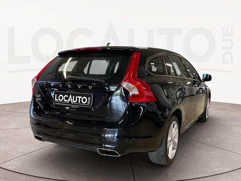 Käytetty Volvo V60 Kinetic 181 HP (133 kW) 2014 Musta Farmari