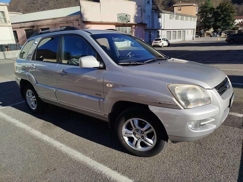 Usata Kia Sportage Active 113 CV (83 kW) 2006 Argento SUV