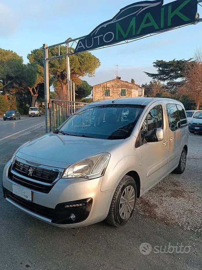 Usata Peugeot Partner 99 CV (72 kW) 2015 Grigio Monovolume