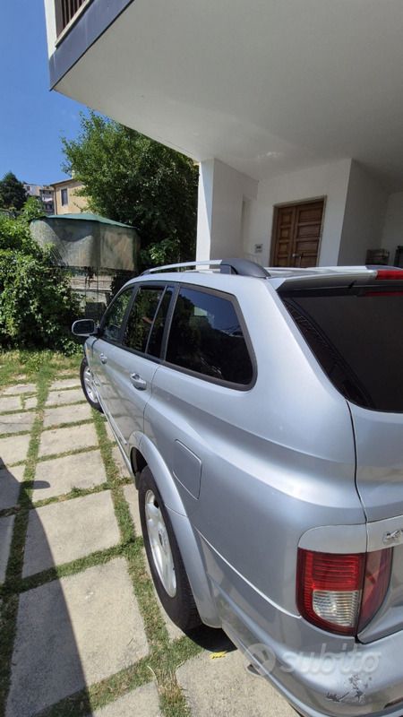 Usata Ssangyong (KGM) Kyron 141 CV (103 kW) 2007 Grigio SUV