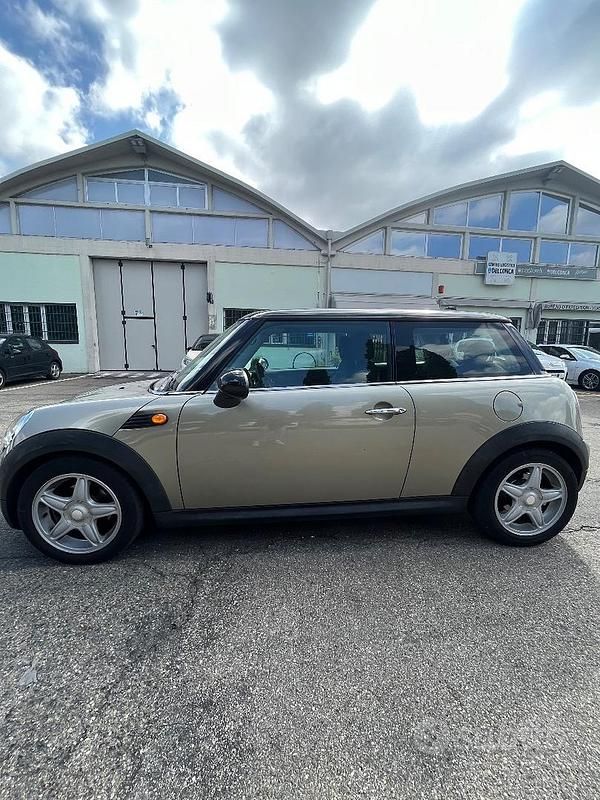 Usata Mini Cooper Pepper 120 CV (88 kW) 2007 Utilitaria