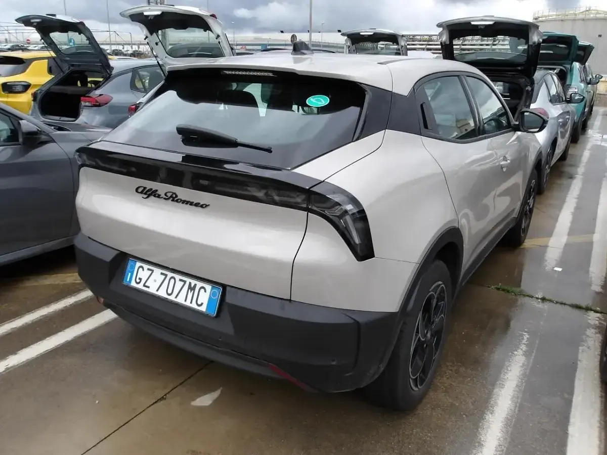 Usata Alfa Romeo Junior 61 kW (84 CV) 2025 636avorio galleria SUV