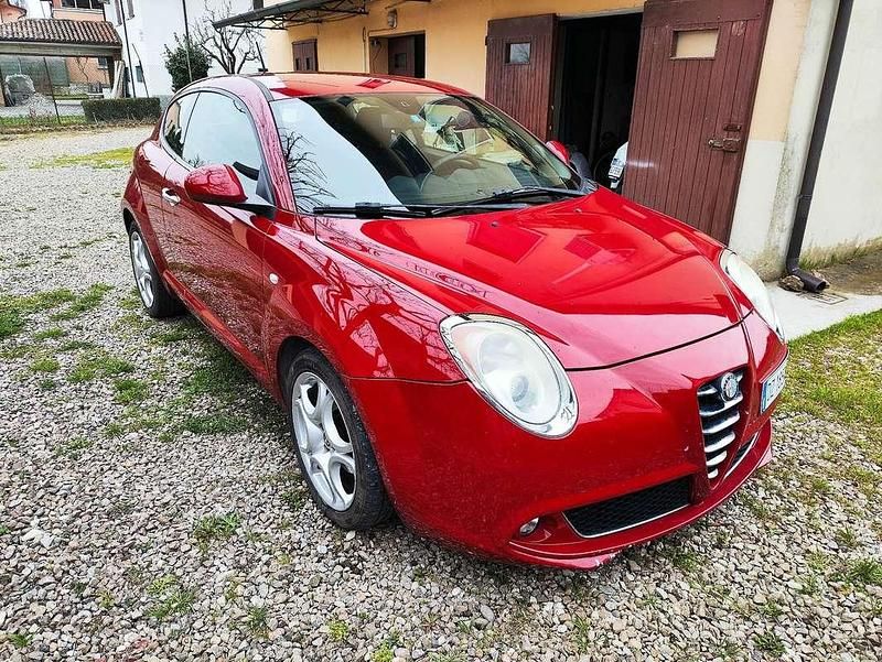 Usata Alfa Romeo MiTo Distinctive 90 CV (66 kW) 2009 Rosso Utilitaria