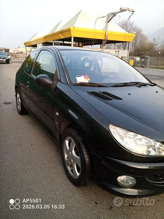 Usata Peugeot 206 88 CV (64 kW) 2003 Nero Berlina