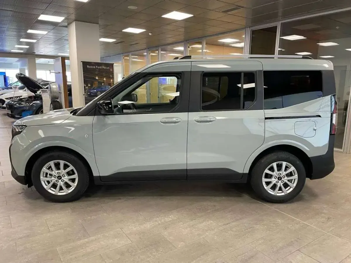 Nuova Ford Tourneo Courier Titanium 125 CV (91 kW) 2026 Cactus gray Monovolume