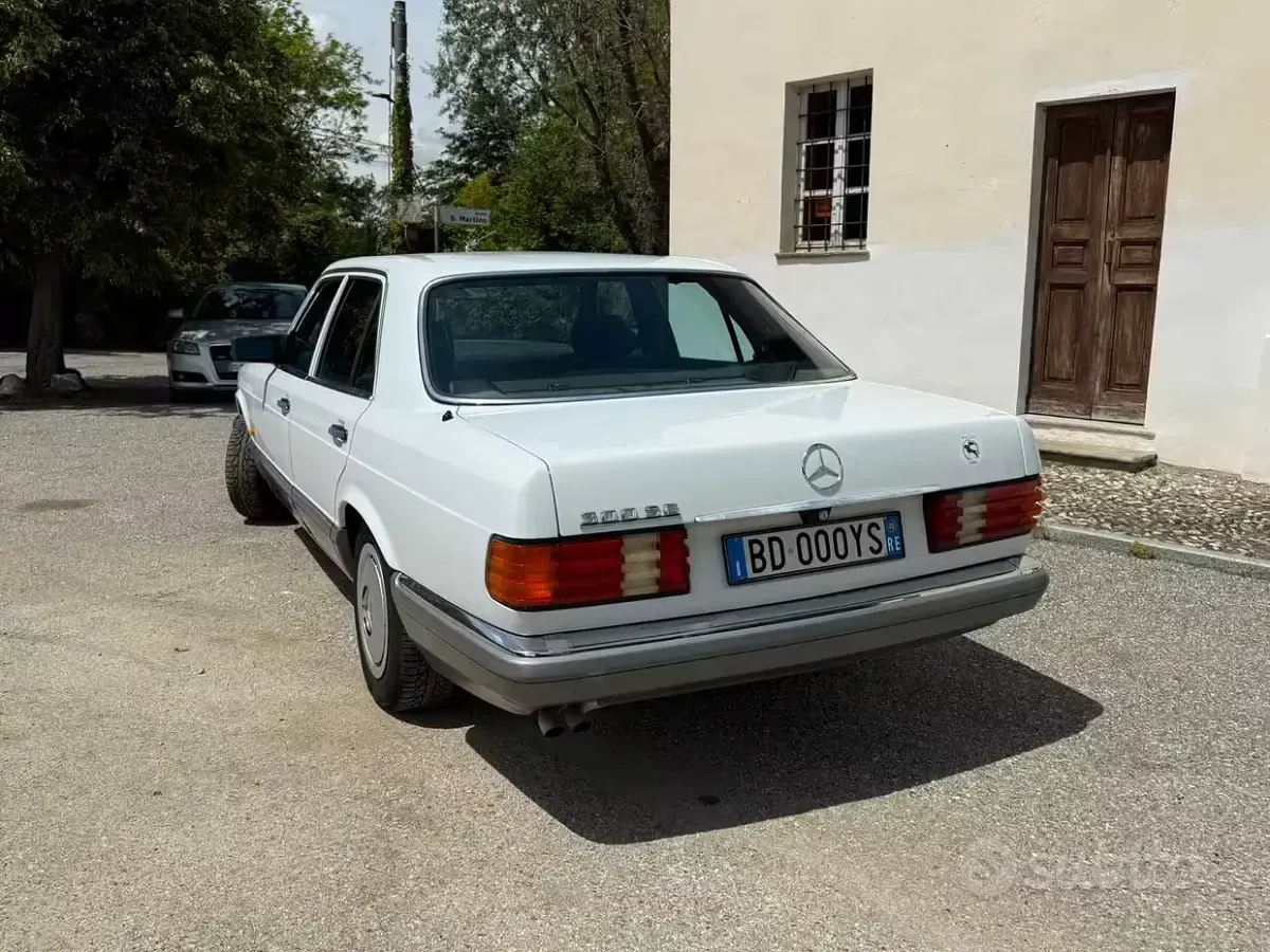 Usata Mercedes 300 SE 188 CV (138 kW) 1986 Giallo Berlina