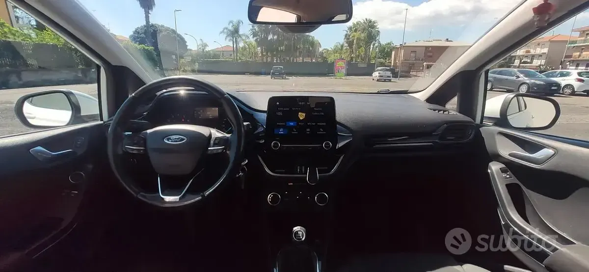 Begagnad Ford Fiesta Titanium 86 HK (63 kW) 2019 Vit Halvkombi