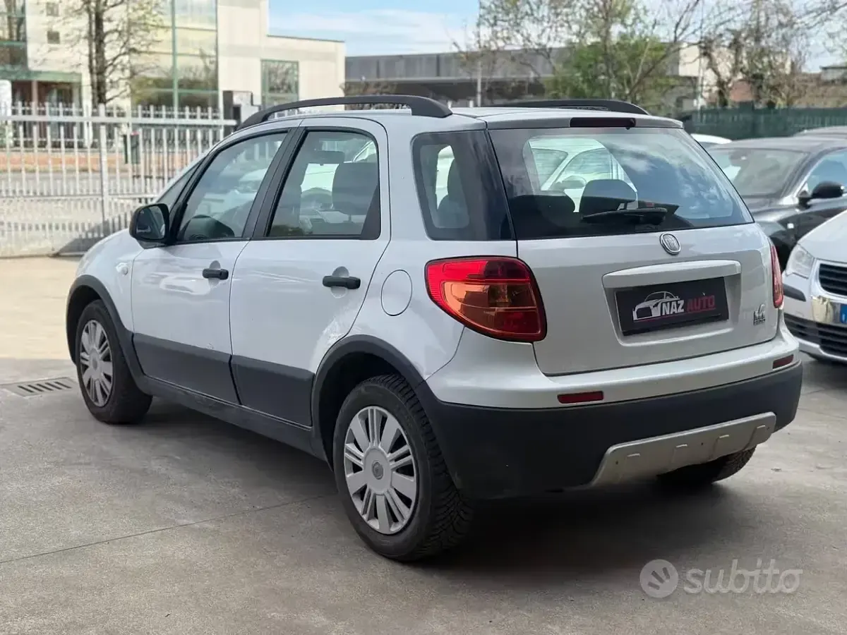 Usata Fiat Sedici Emotion 120 CV (88 kW) 2011 Bianco SUV