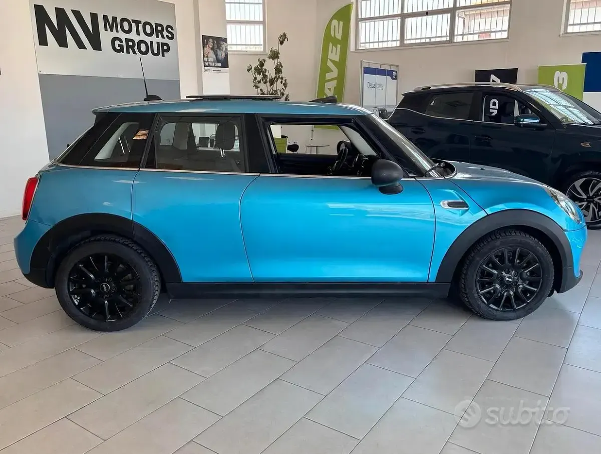 Usata Mini ONE 75 CV (55 kW) 2019 Bluazzurro Utilitaria