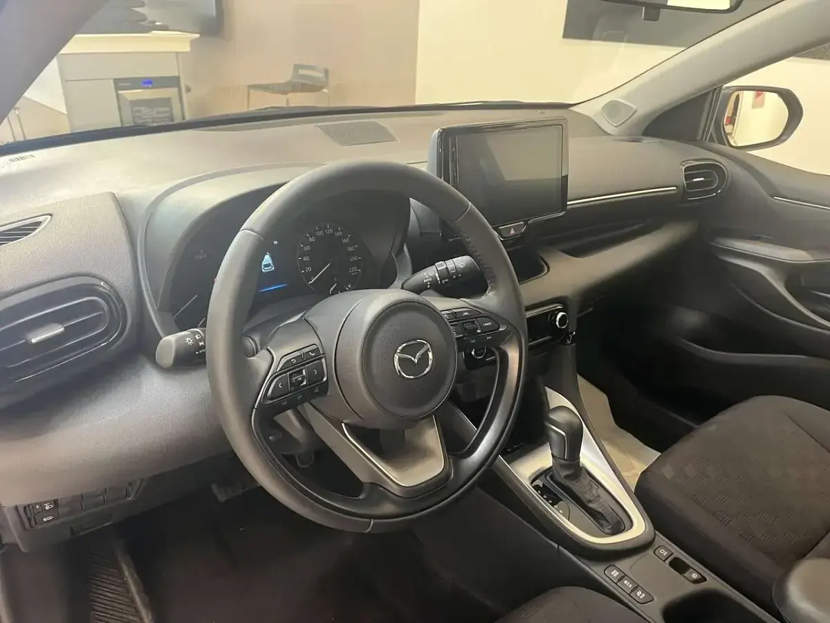 Nuova Mazda 2 Center-Line 116 CV (85 kW) 2026 Bianco Utilitaria