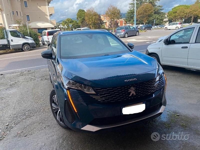 Usata Peugeot 5008 Allure 130 CV (95 kW) 2023 Blu SUV