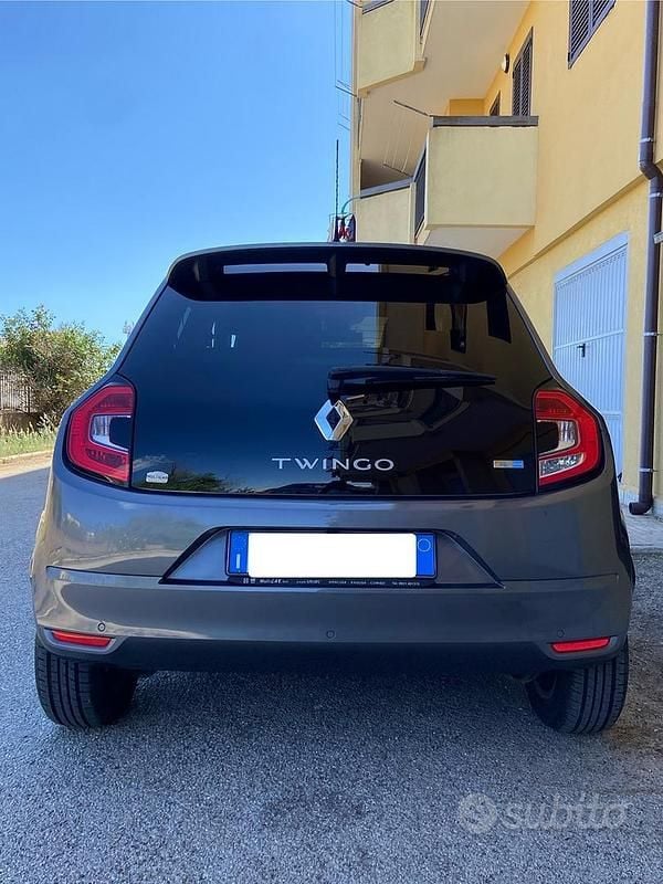 Usata Renault Twingo Intens 60 kW (82 CV) 2021 Grigio Utilitaria