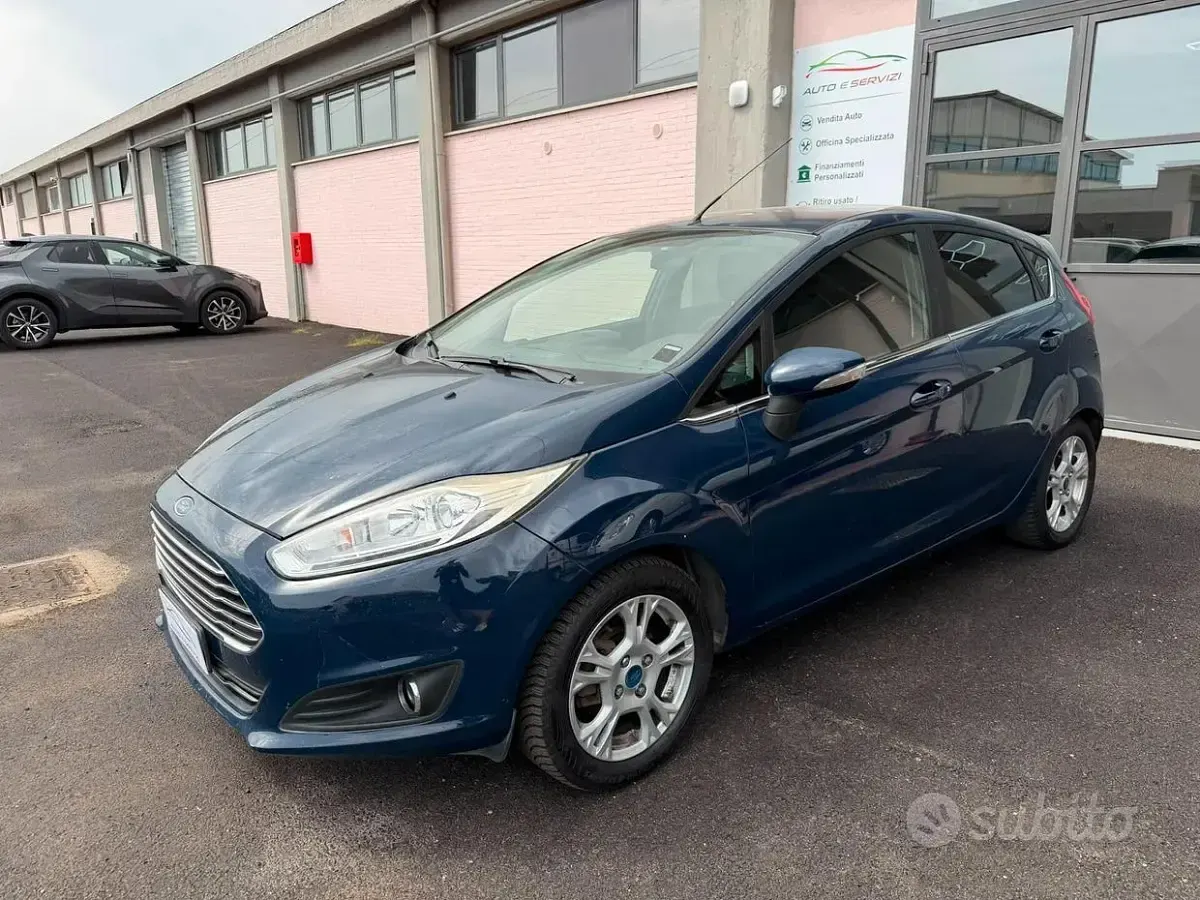 Usata Ford Fiesta Business Edition 75 CV (55 kW) 2016 Bluazzurro Utilitaria