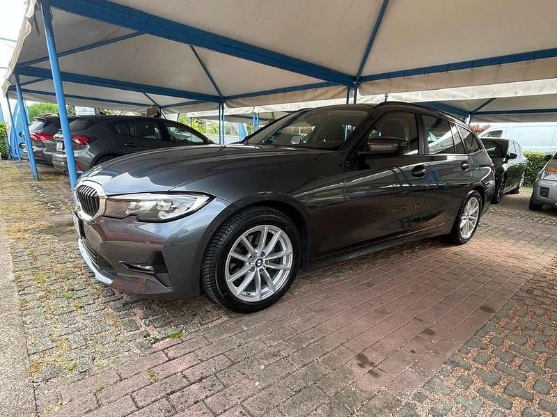 Usata BMW 318 Advantage 150 CV (110 kW) 2020 Grigio Station wagon