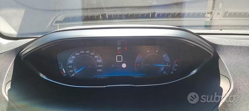 Usata Peugeot 5008 Allure 131 CV (96 kW) 2019 Grigio SUV