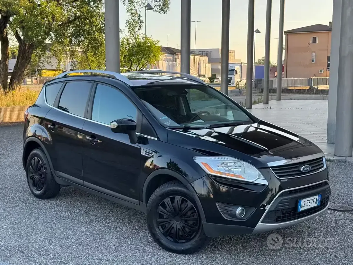 Usata Ford Kuga 136 CV (100 kW) 2008 Nero SUV
