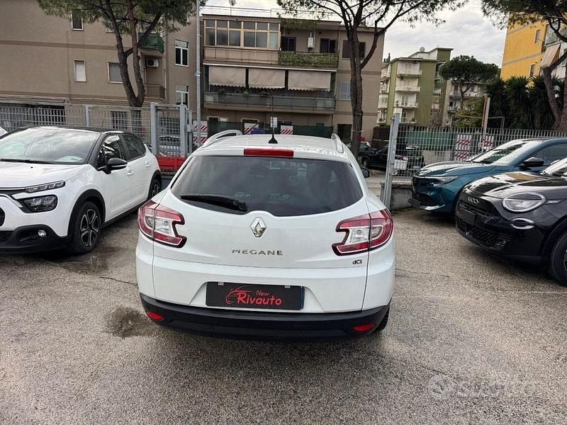 Usata Renault Mégane GrandTour LIMITED 110 CV (80 kW) 2015 Bianco Station wagon