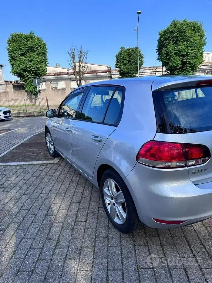 Usata VW Golf VI 102 CV (75 kW) 2009 Grigio Utilitaria