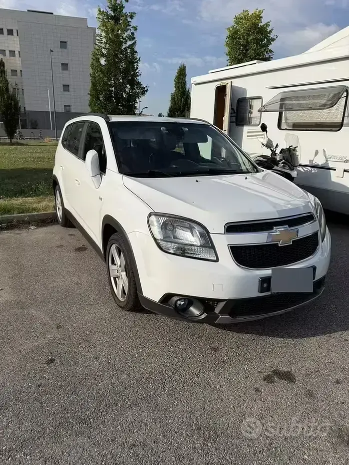 Usata Chevrolet Orlando 163 CV (119 kW) 2012 Bianco Monovolume