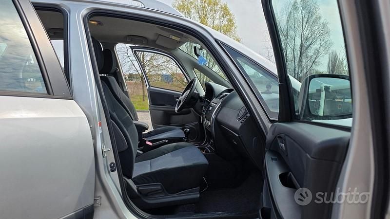 Usata Fiat Sedici 2007 Grigio SUV