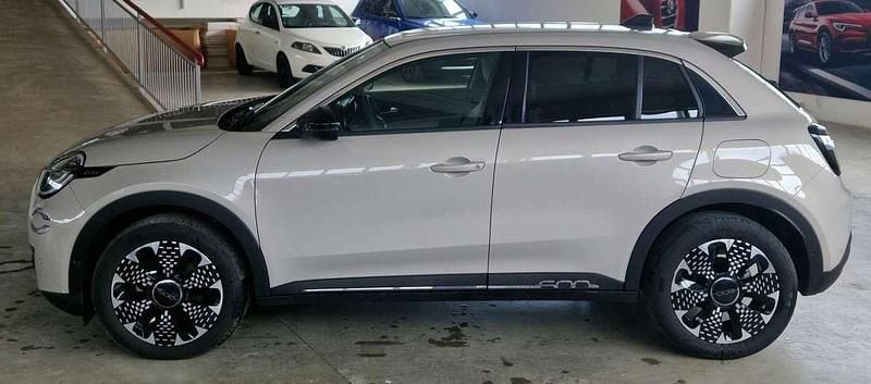 Usata Fiat 600 La Prima 110 CV (80 kW) 2025 Beige SUV