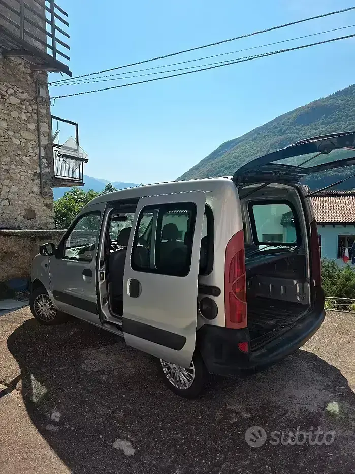 Usata Renault Kangoo 80 CV (58 kW) 2002 Monovolume