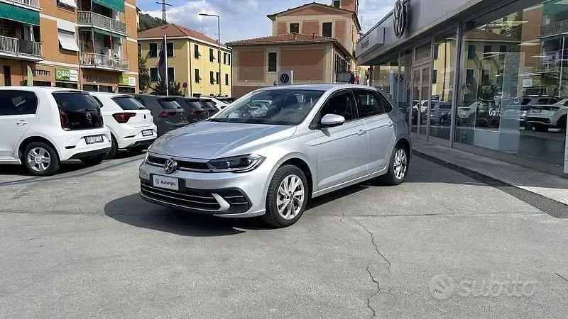 Usata VW Polo Style 110 CV (80 kW) 2022 Argento Berlina