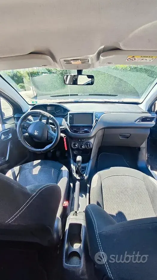 Usata Peugeot 208 68 CV (50 kW) 2016 Utilitaria