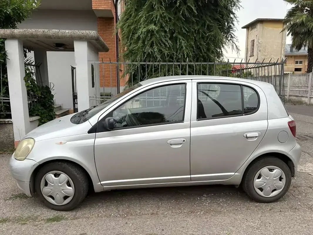Usata Toyota Yaris 68 CV (50 kW) 2001 Berlina