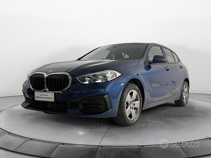 Phytonic blue / metallizzato Usata 2023 BMW 116 Advantage Due volumi | 21.400 € (Buon prezzo) - Immagine 1/4