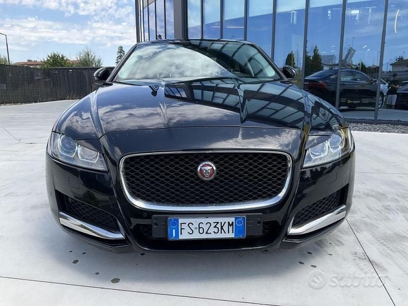 Usata Jaguar XF R-Sport 180 CV (132 kW) 2018 Nero Berlina