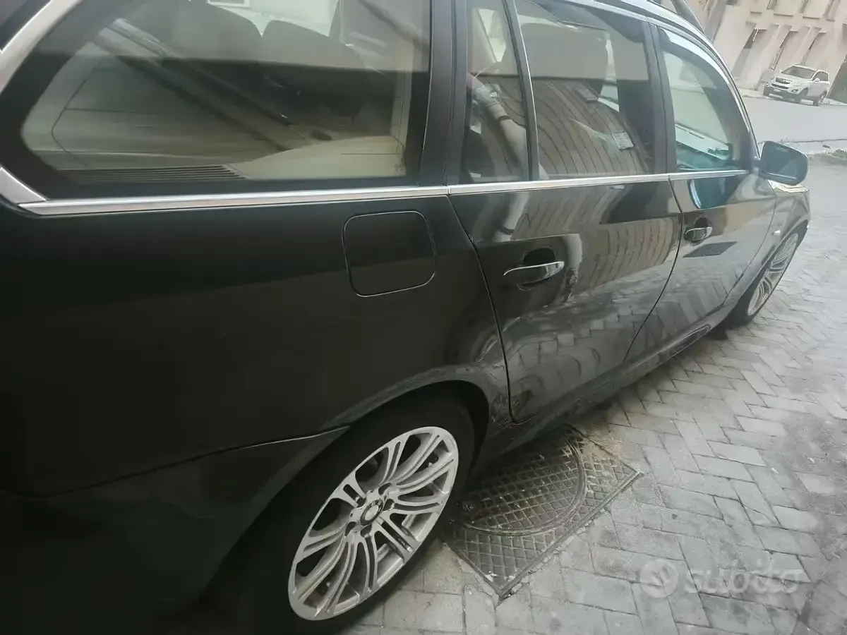 Usata BMW 525 M Sport 177 CV (130 kW) 2006 Nero Station wagon