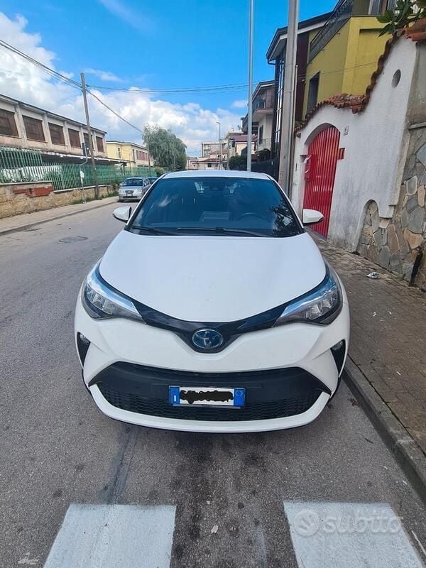 Usata Toyota C-HR 116 CV (85 kW) 2020 Bianco SUV