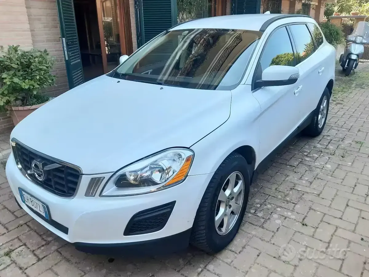 Usata Volvo XC60 163 CV (119 kW) 2011 Bianco SUV