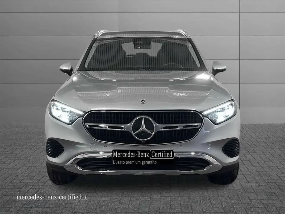 Usata Mercedes GLC220 Advanced Plus 197 CV (144 kW) 2025 Grigio chiaro metallizzato SUV