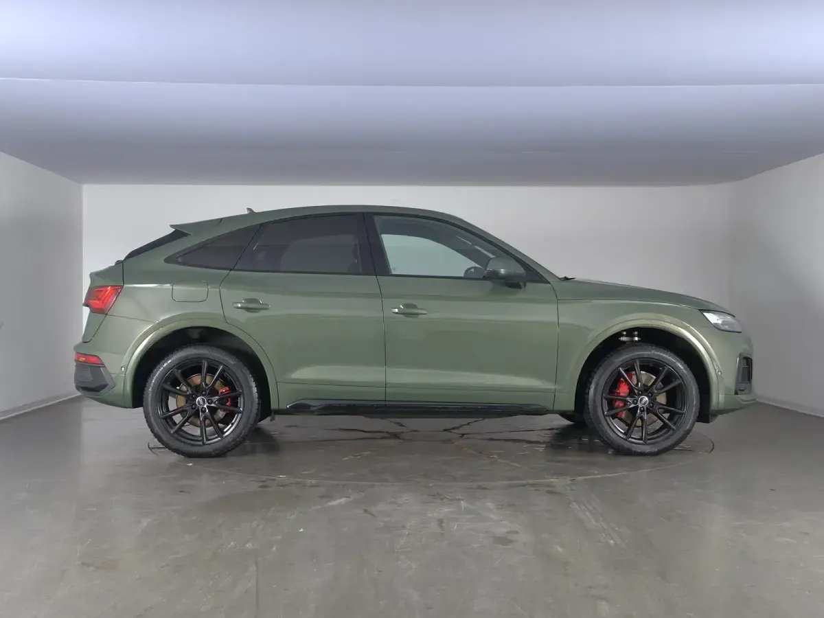 Usata Audi Q5 Sportback S-line plus 204 CV (150 kW) 2024 Verde distretto metallizzato SUV