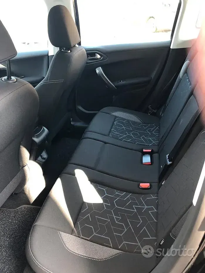 Usata Peugeot 2008 102 CV (75 kW) 2019 Nero SUV