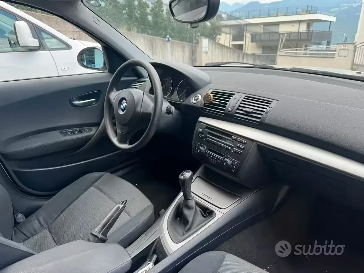 Usata BMW 120 163 CV (119 kW) 2004 Bianco Utilitaria