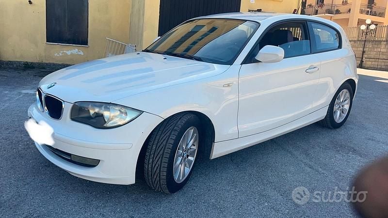 Usata BMW 116 116 CV (85 kW) 2011 Bianco Utilitaria