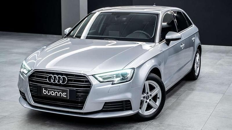 Grigio argento metall perlato Usata 2019 Audi A3 Cabriolet Ambiente Cabrio | 16.999 € (Super prezzo) - Immagine 1/4