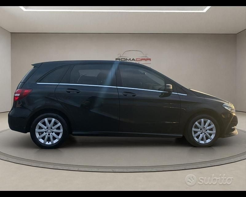 Usata Mercedes B180 Business 109 CV (80 kW) 2015 Nero Monovolume