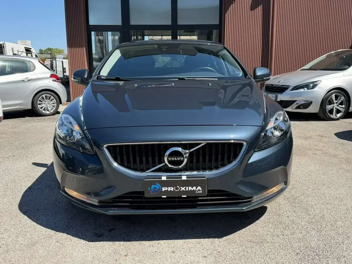 Usata Volvo V40 R-Design 120 CV (88 kW) 2017 Grigio Berlina