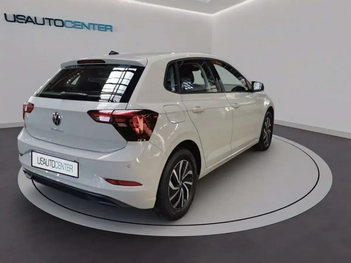 Usata VW Polo Life 95 CV (69 kW) 2023 Ascot grey Utilitaria
