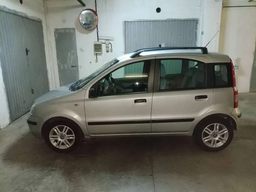Usata Fiat Panda Emotion 60 CV (44 kW) 2007 Argento Utilitaria