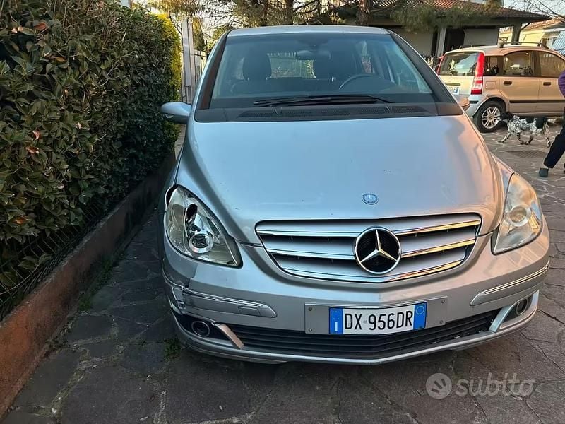 Usata Mercedes B180 2008 Grigio Monovolume